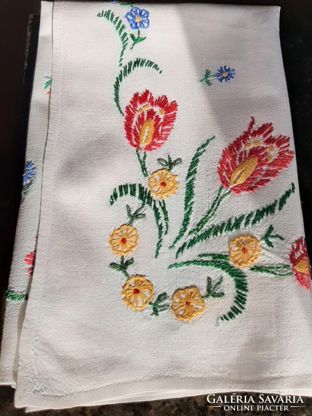 Tulip, handmade tablecloth!