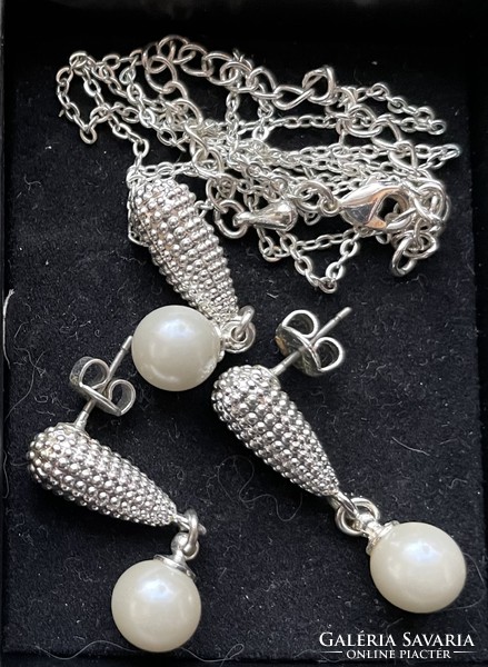 Beautiful casual jewelry set, not used
