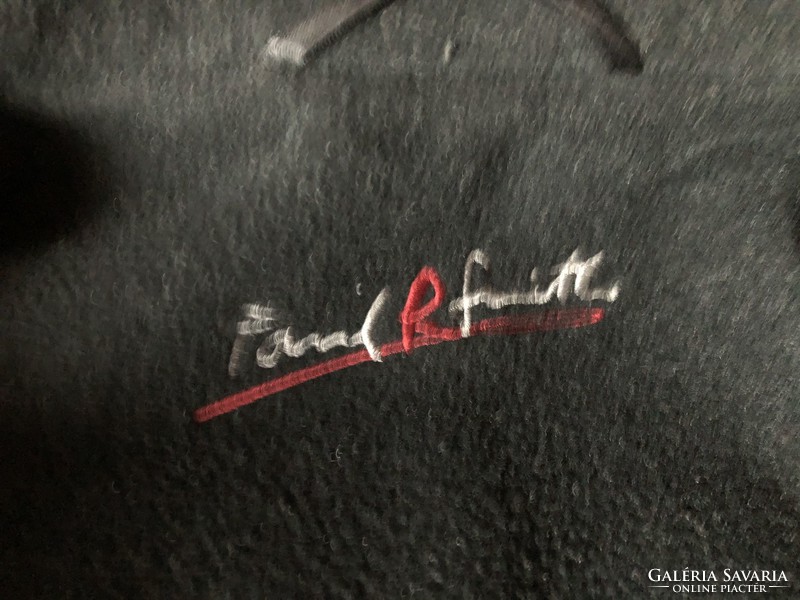 Paul R. Smith vastag fekete télikabát