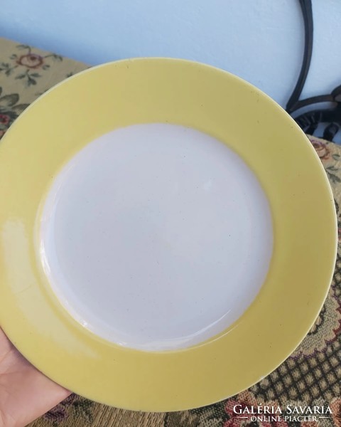 Collector rare granite yellow white plate flat plate nostalgia peaceful