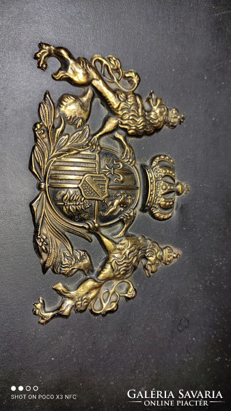 Lined box with copper coat of arms