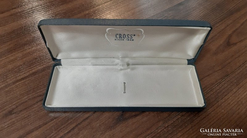 Gift box cross