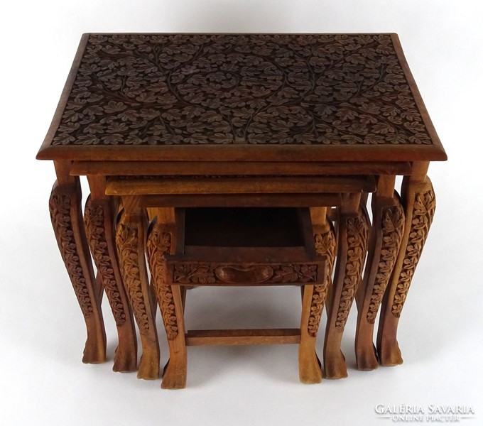 1H503 Gyönyörű keleti orientalista négy darabos nagy gazdagon faragott asztal szett