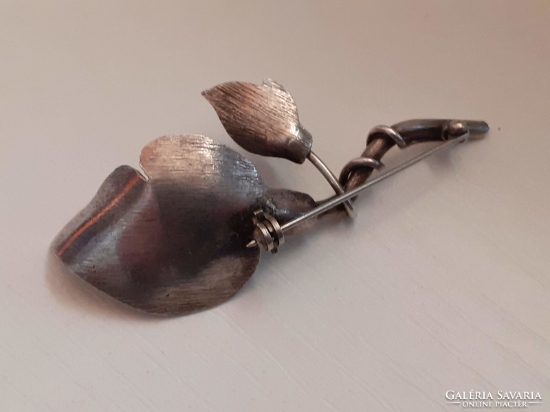 Old leaf shaped silver brooch badge
