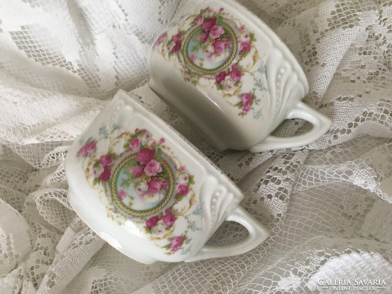 Vastag porcelán rózsamintás csészék párban