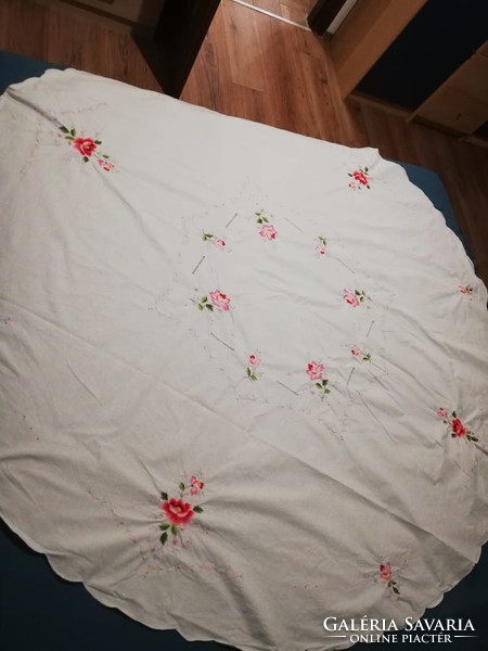 Huge embroidered round tablecloth 170 cm in diameter