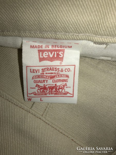 Levi's white jeans - original 20.