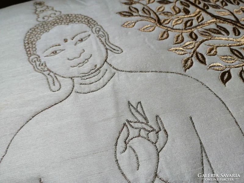Buddha mintás hímzett párnahuzat