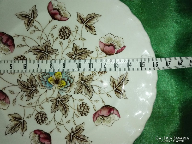 Antique, old chelsea English porcelain small plate .... 16Cm..1745.
