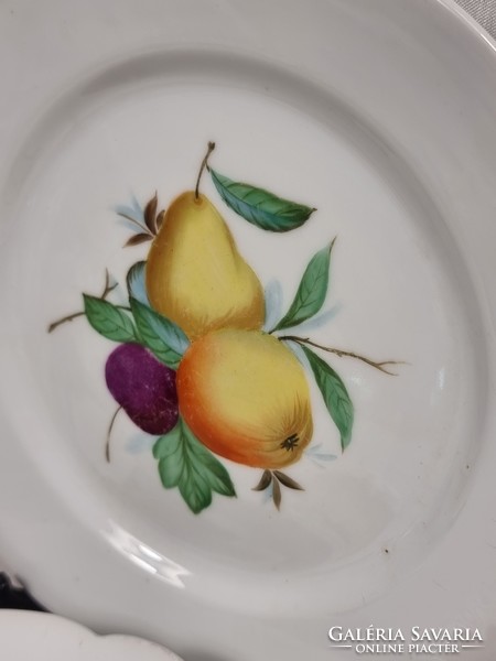 5 db Vélhetően Sitzendorf  porcelàn festett gyümölcsös süteményes tányérok.