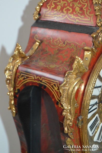Wonderful antique French boulle style clock with key and pendulum from the 1900s
