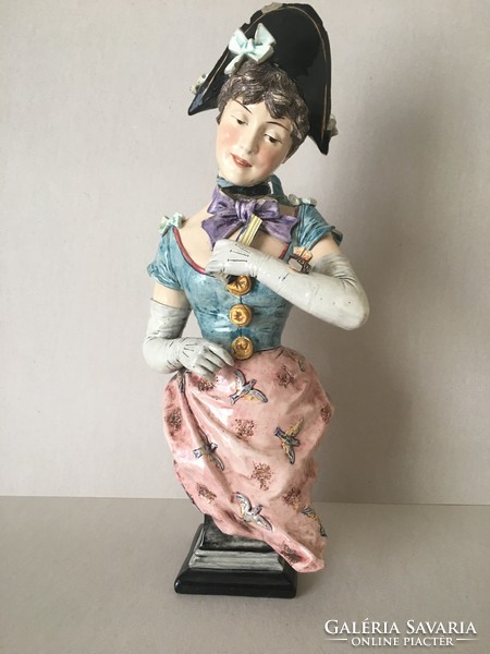 Damaged antique faience bust / statue