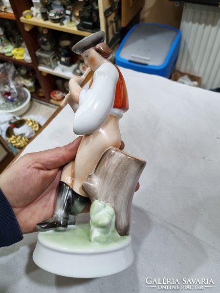 Zsolnay porcelán figura