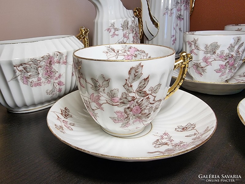 The first half of xx.Szd is an incomplete tea set with a floral pattern .Vignette decoration
