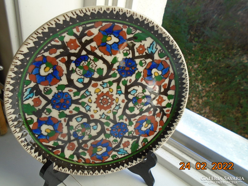 Izniki Persian hand painted floral plate