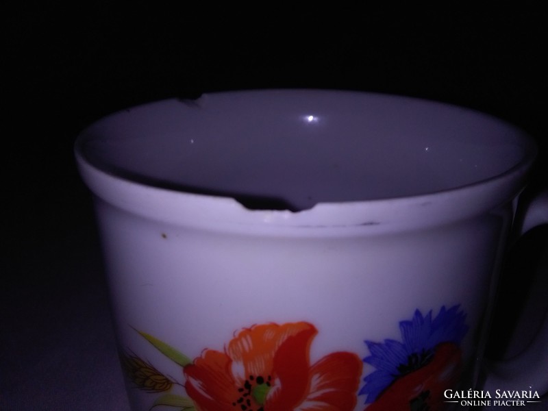 Zsolnay's mug - poppy, wildflower - is damaged