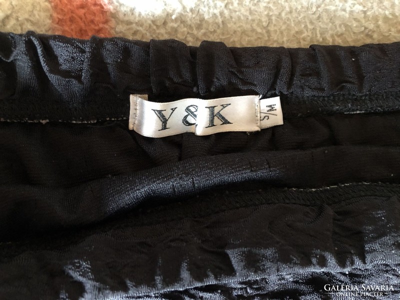 Y&K fekete szoknya
