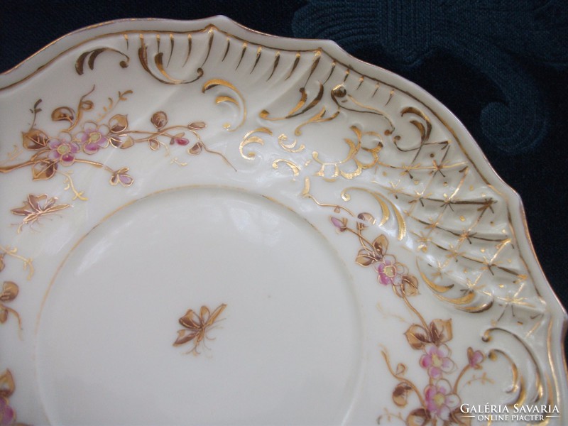 19.Royal Viennese Rococo Gold Contoured Flower Insect Embossed Pattern Plate