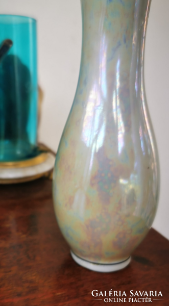 Retro raven house pastel vase