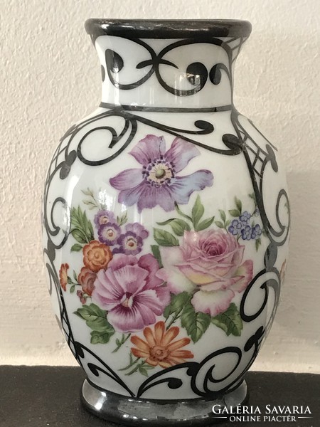 Bohemia porcelán váza  ezüst dekorral, 12 cm magas