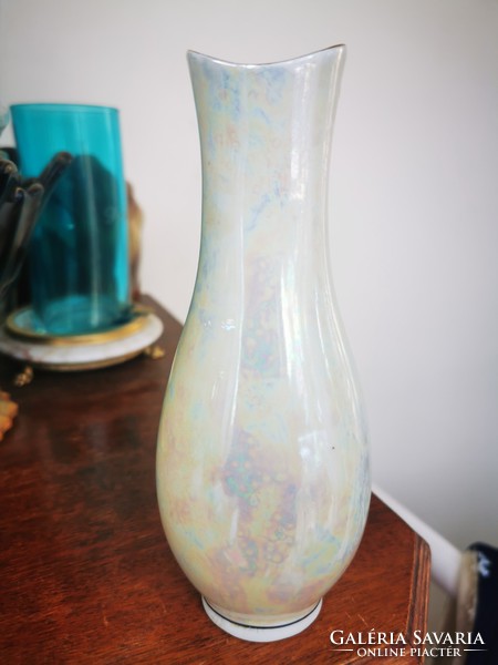 Retro raven house pastel vase