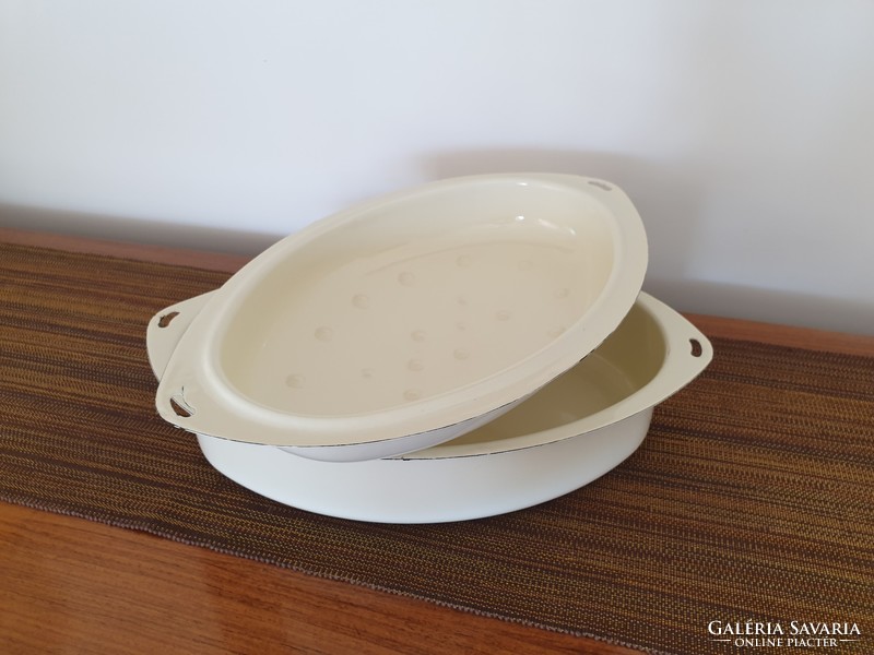 Old vintage enameled enamel large oval iron bowl with lid baking dish