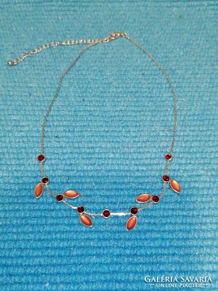 Necklace with orange and red colors (250)