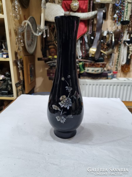 Chinese lacquer wooden vase