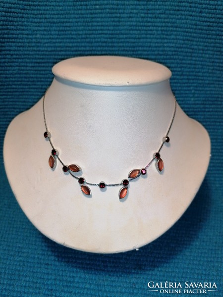 Necklace with orange and red colors (250)