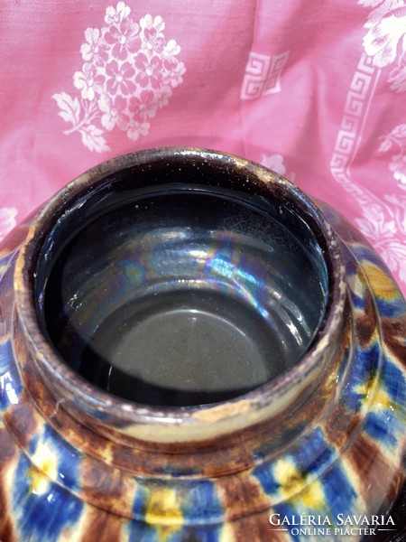Ceramic container with lid with flowed glaze
