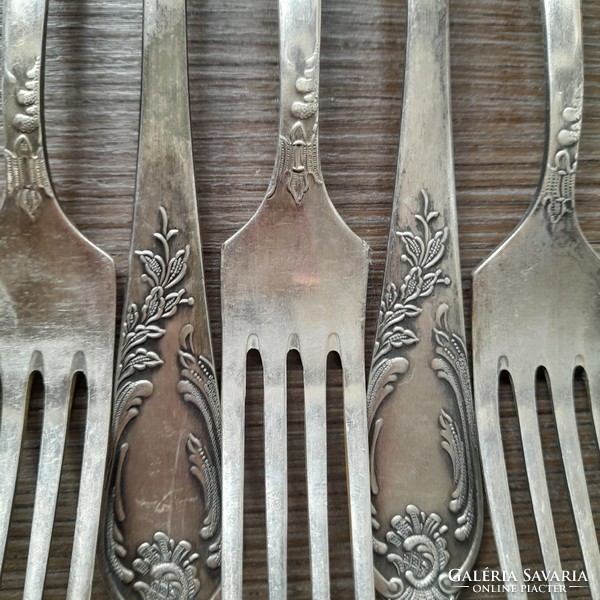 6 silver-plated forks
