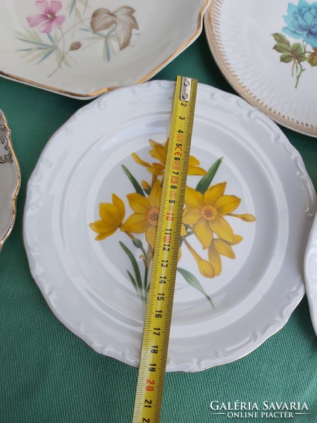 Gyönyörű 11 db Süteményes sütis tányér Bavaria német és Zsolnay sárgarózsás virágos rózsás nárciszos