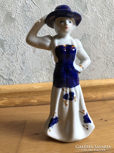 Kék ruhás lány porcelán szobor, dísztárgy