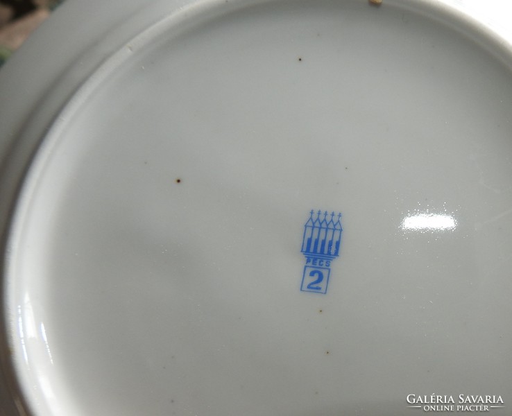 Régi zsolnay kékperemű tányér darabáron