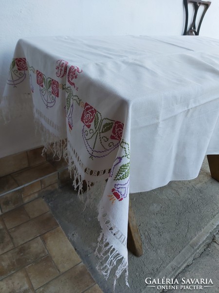 Régi monogrammos vászon  virágos asztalterítő nosztalgia darab falusi paraszti dekoráció
