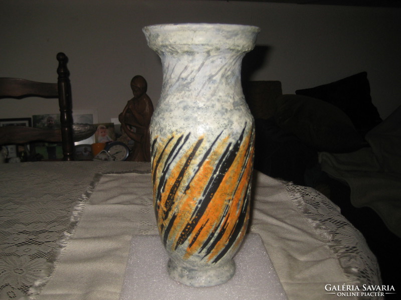 GORKA LÍVIA    váza   zsűrizett  , 13 x 30 cm
