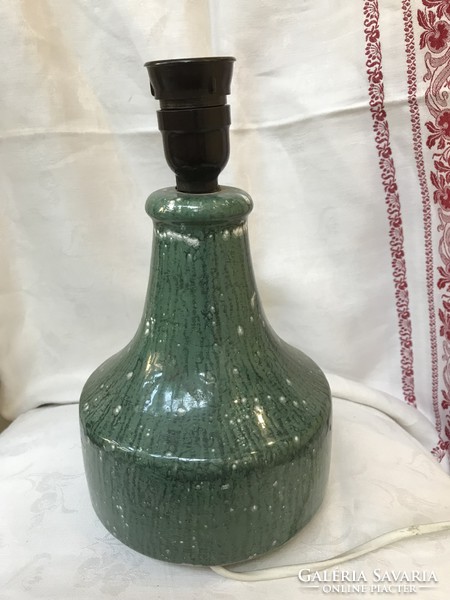 Györgyi Kerezsi: handmade ceramic lamp