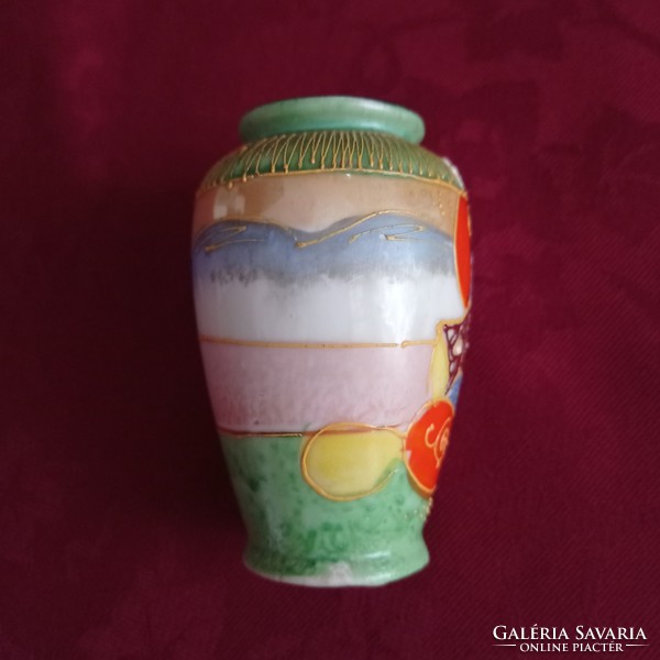 Jelzett, kézi festésű japán kis váza