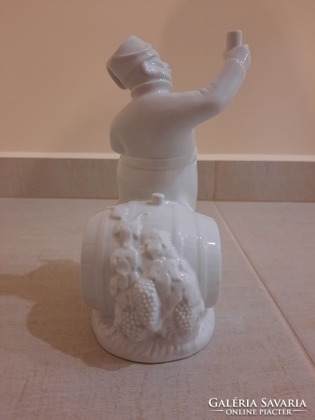 Fehér Herendi porcelán borivó figura