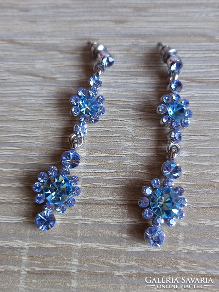 Blue rhinestone stone earrings