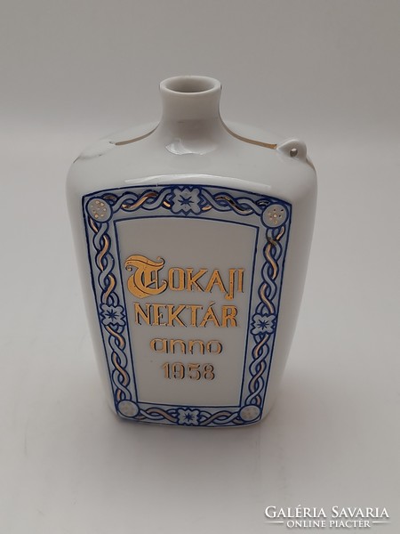 Tokaj nectar anno 1958 raven house porcelain bottle