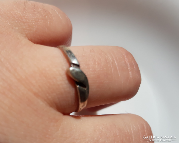 Levélmotívummal díszített ezüstgyűrű 16,9 mm