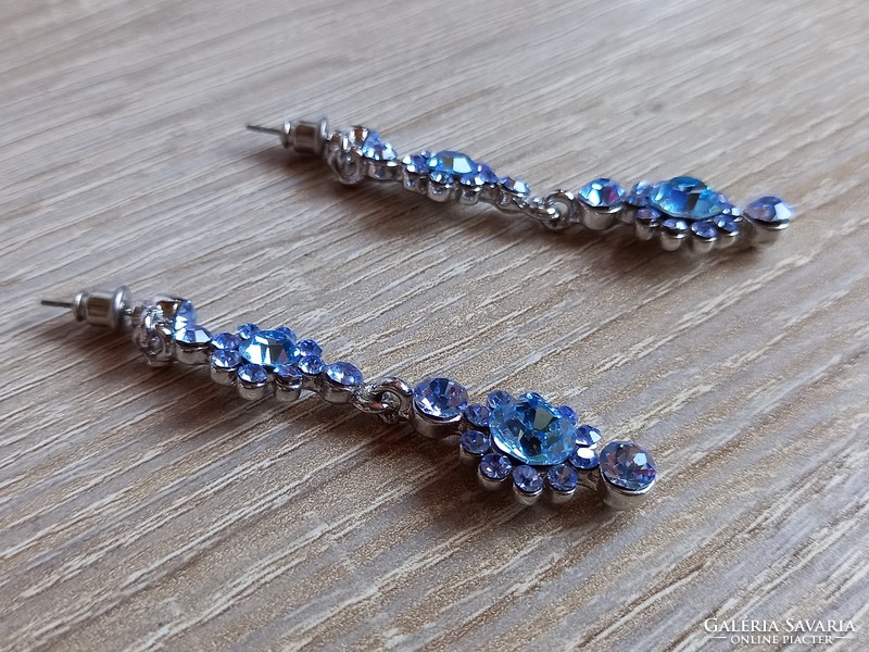Blue rhinestone stone earrings