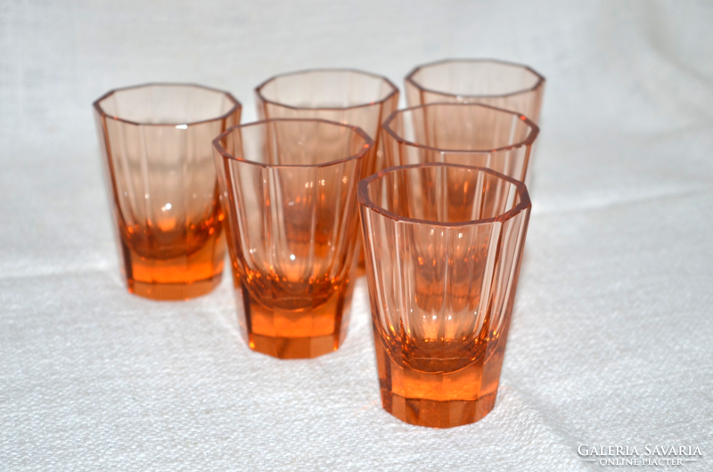 Set of old salmon colored glasses (dbz 0088)