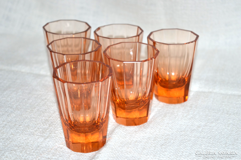 Set of old salmon colored glasses (dbz 0088)