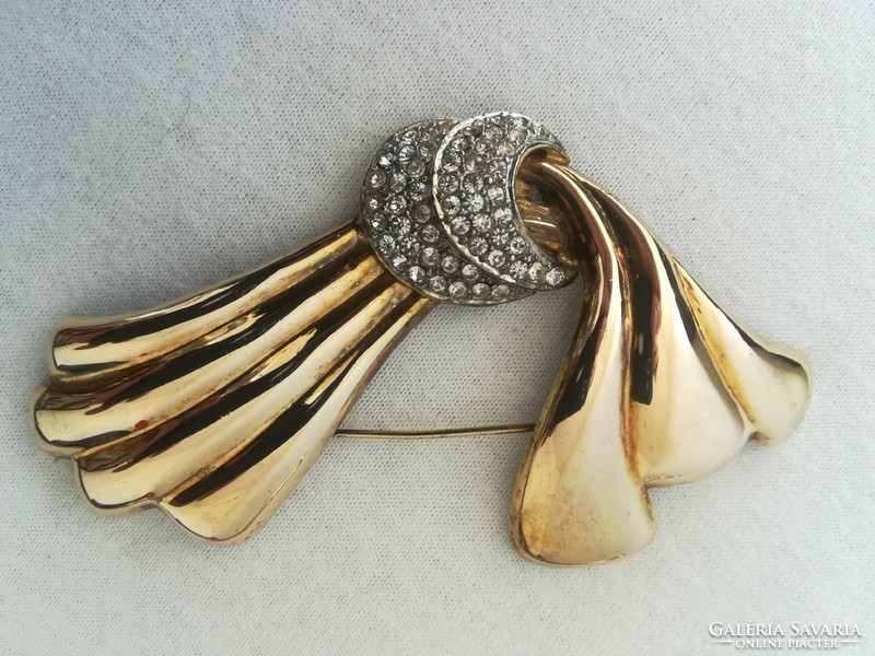 Gilded silver brooch
