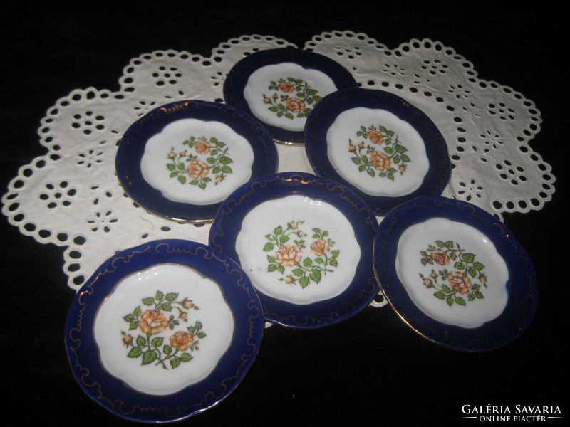 Zsolnay, dessert plates / there are five of them / i. O. Nicely feathered 8.5 cm