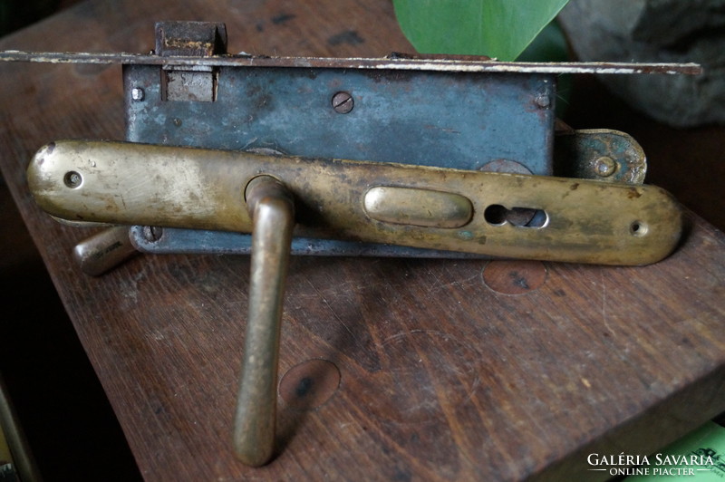 Door handle - copper - locking device.