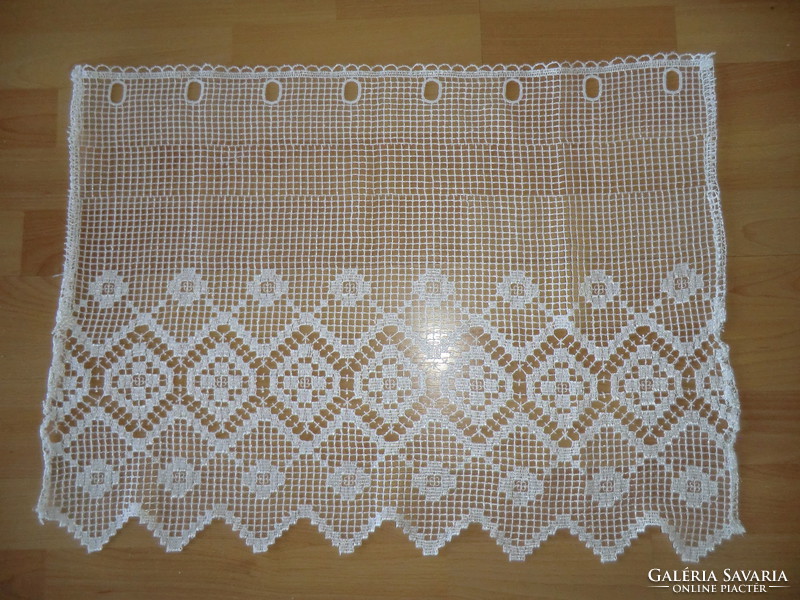 Elegant stained glass lace can be attached to a 60x48 cm pole