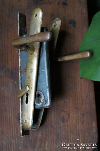 Door handle - copper - locking device.